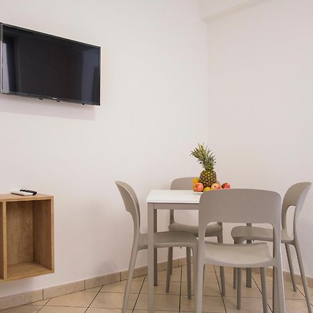 Magico Apartments - 450M Dalla Spiaggia Capo dʼOrlando Extérieur photo
