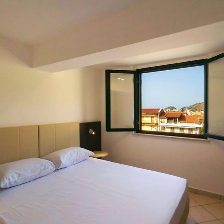 Magico Apartments - 450M Dalla Spiaggia Capo dʼOrlando Extérieur photo