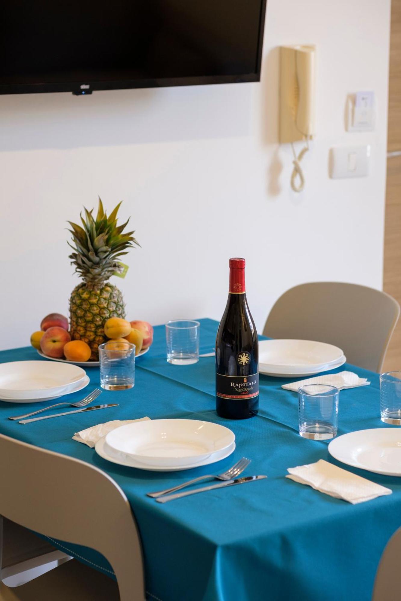 Magico Apartments - 450M Dalla Spiaggia Capo dʼOrlando Extérieur photo