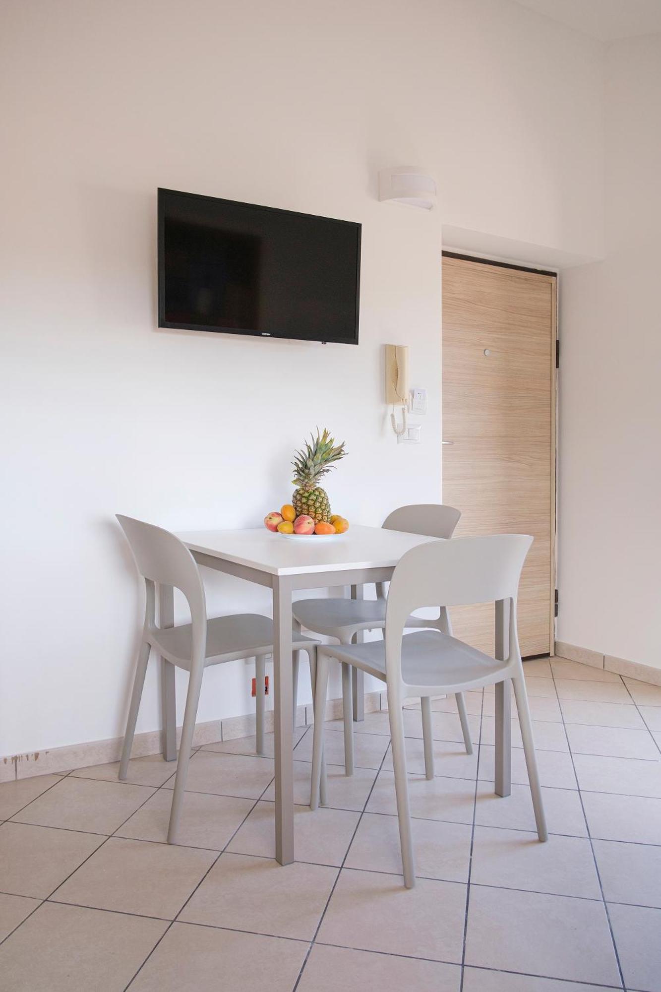 Magico Apartments - 450M Dalla Spiaggia Capo dʼOrlando Extérieur photo