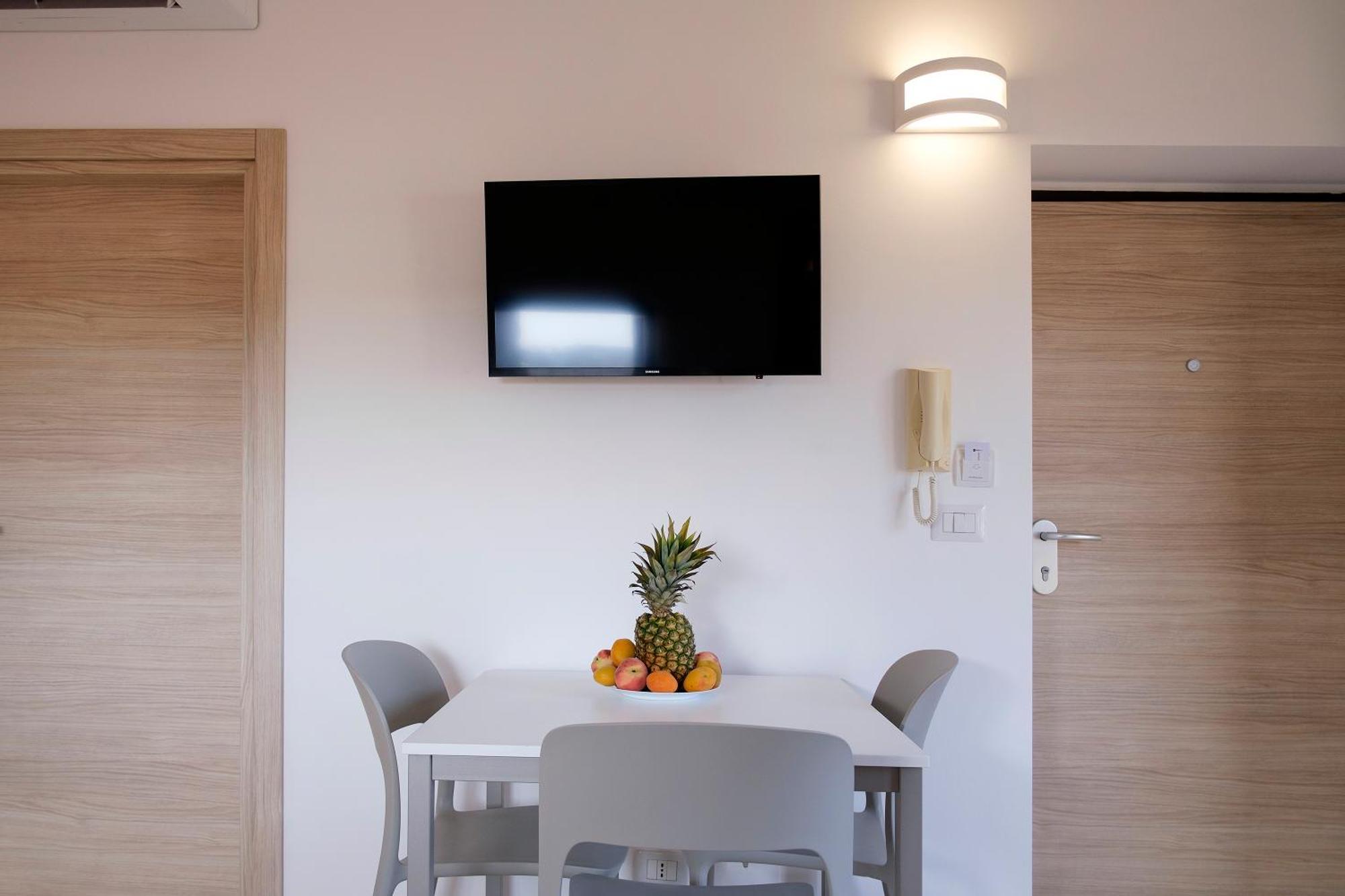 Magico Apartments - 450M Dalla Spiaggia Capo dʼOrlando Extérieur photo