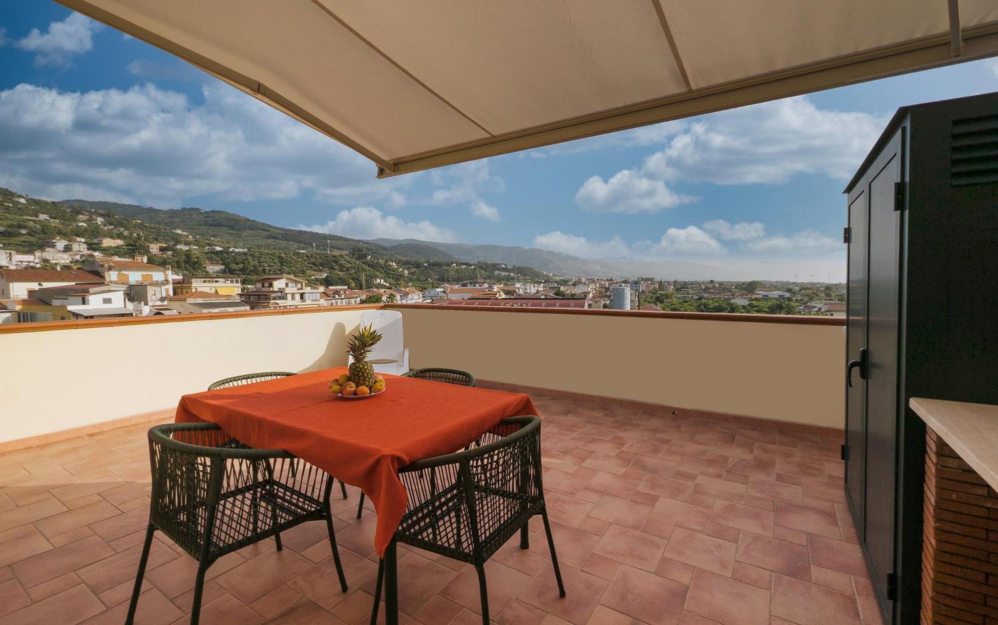 Magico Apartments - 450M Dalla Spiaggia Capo dʼOrlando Extérieur photo