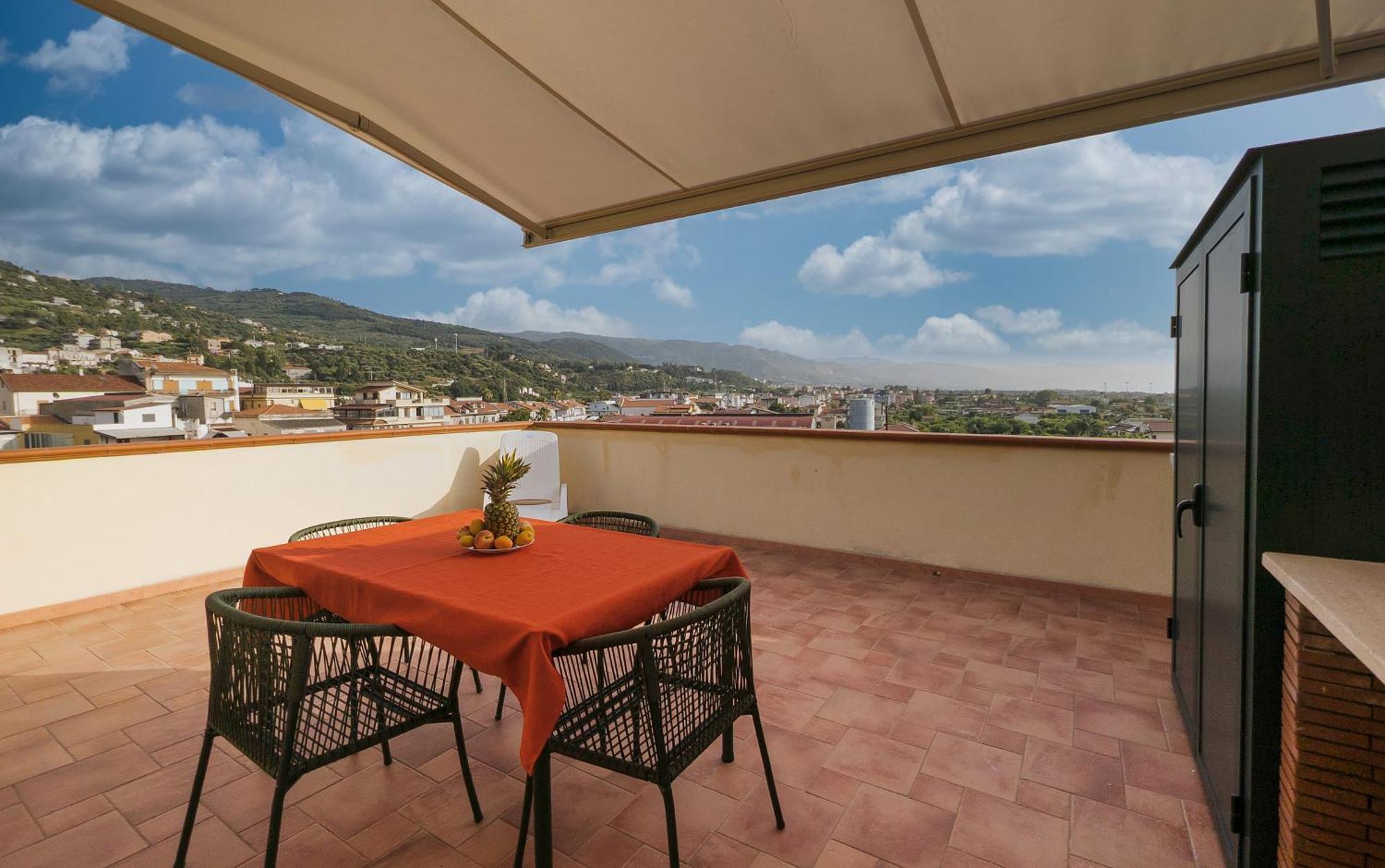 Magico Apartments - 450M Dalla Spiaggia Capo dʼOrlando Extérieur photo