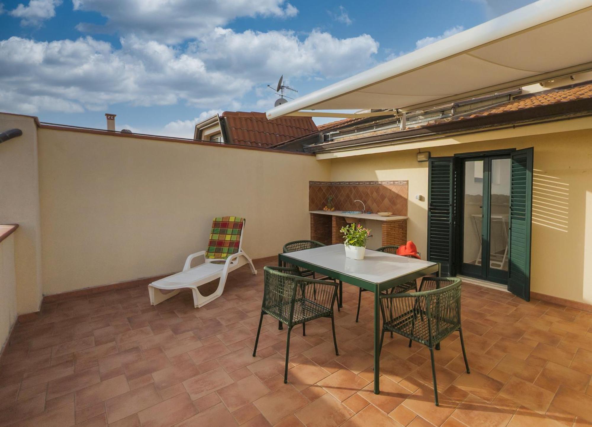 Magico Apartments - 450M Dalla Spiaggia Capo dʼOrlando Extérieur photo