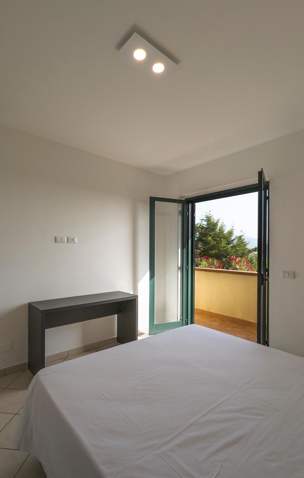 Magico Apartments - 450M Dalla Spiaggia Capo dʼOrlando Extérieur photo