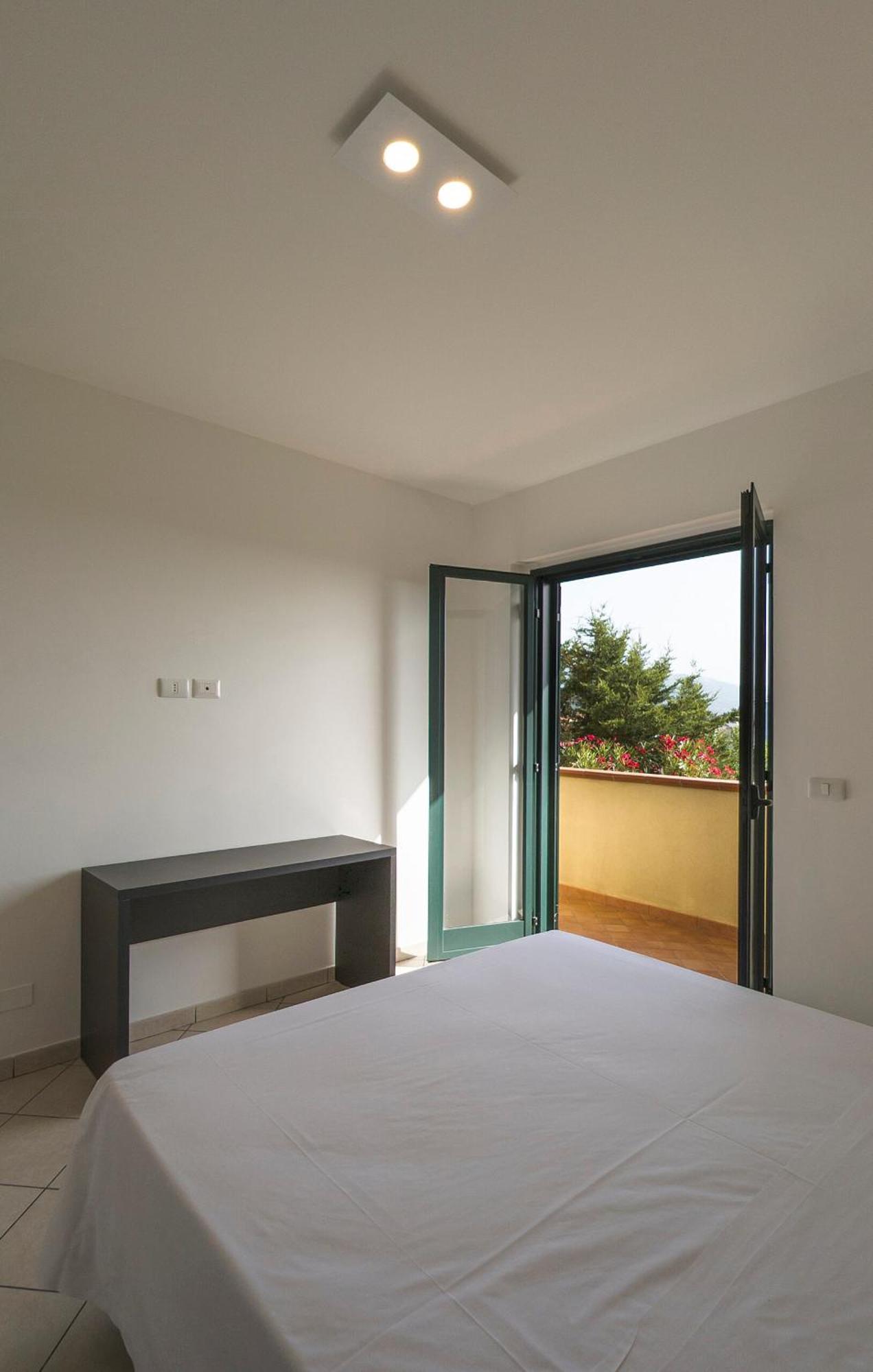 Magico Apartments - 450M Dalla Spiaggia Capo dʼOrlando Extérieur photo